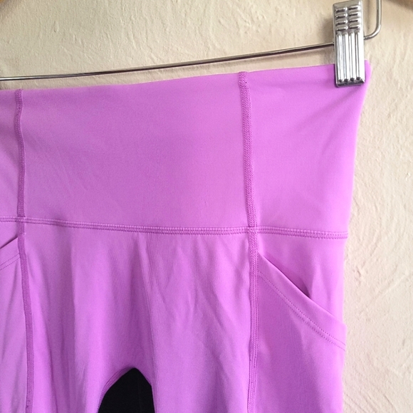 ALL ACCESS- Ultra High Rise Utility Pocket Legging in Future & Black. Size XS‎ - Picture 7 of 11